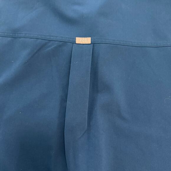 Figs Rafaela scrub top "Deep Reef" blue sz M PO #2918 loose fit nurse capped slv - Picture 7 of 10